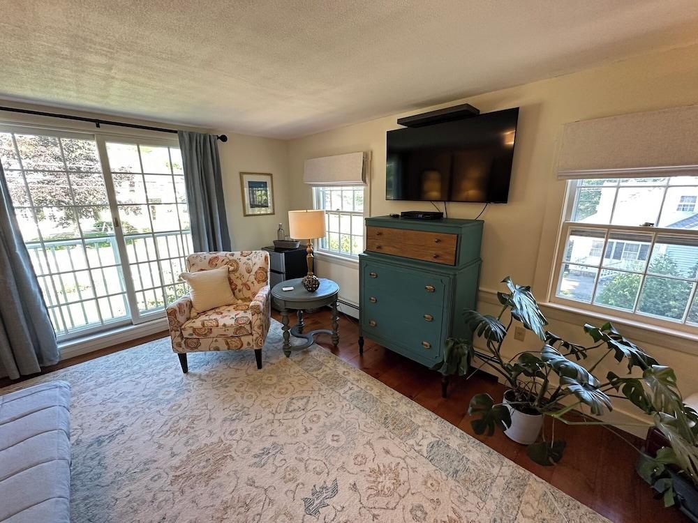 Inn at Perkins Cove photo 90
