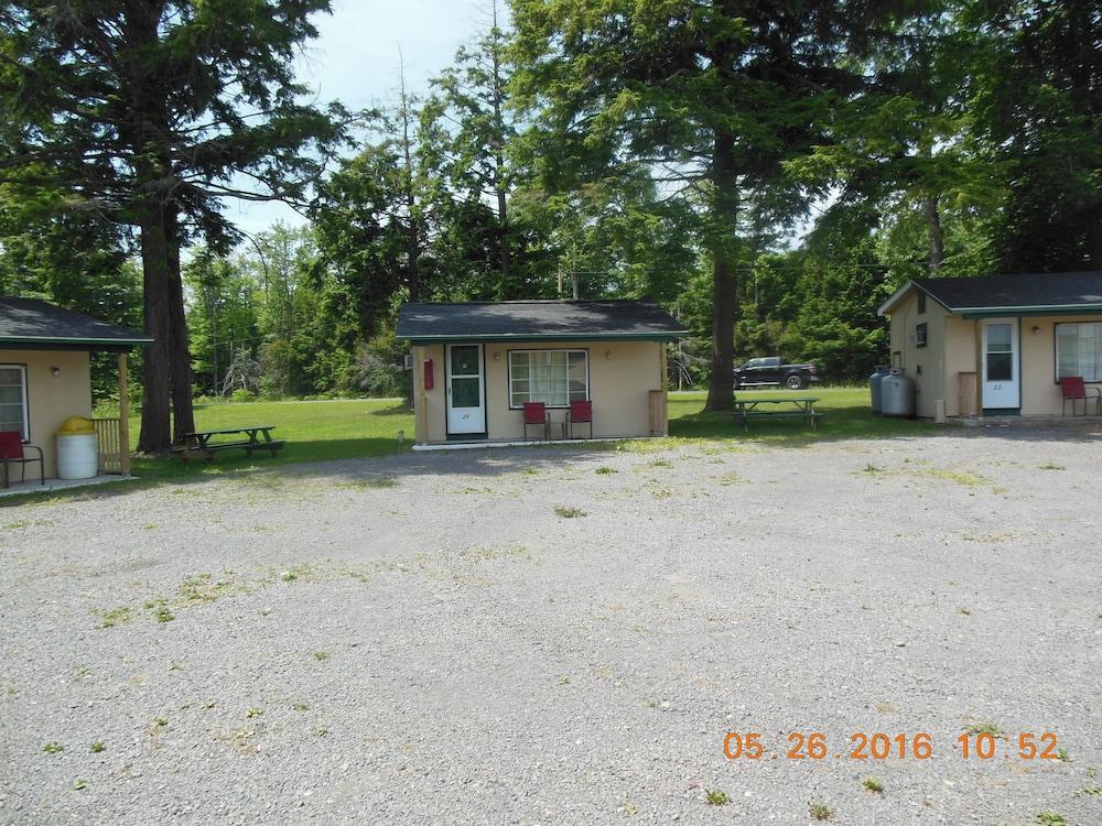 The Evergreen Motel photo 72