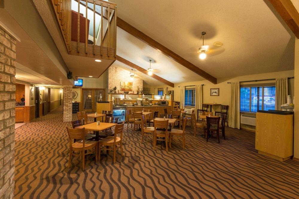 AmericInn by Wyndham Minocqua photo 17