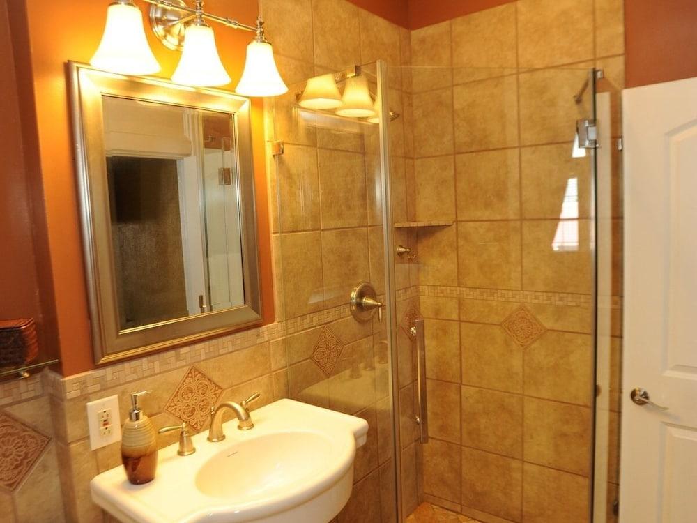 Hamilton House Inn photo 36