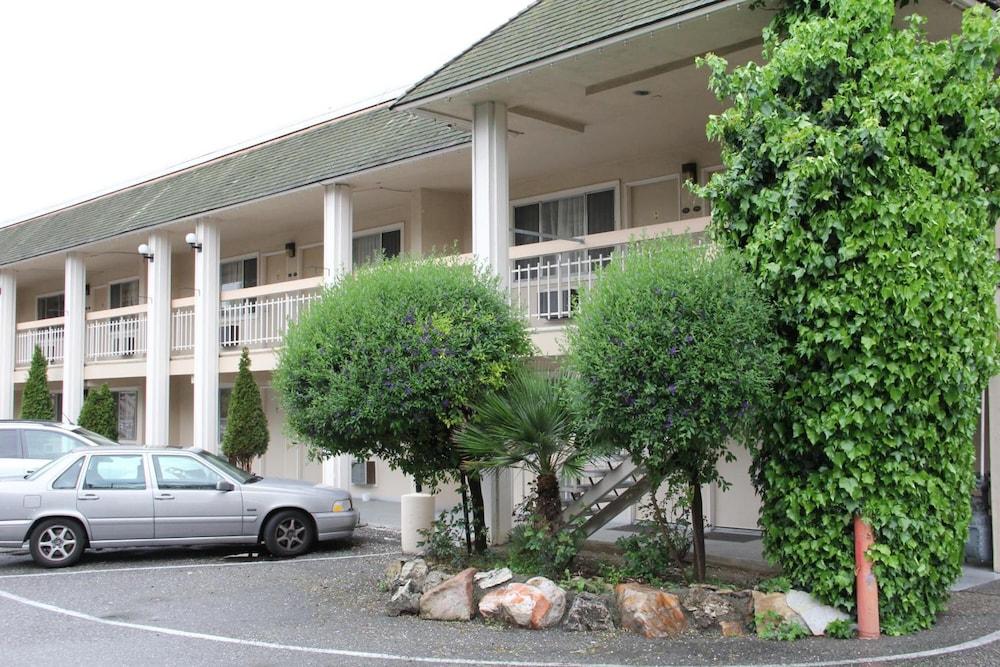 Caravelle Inn Extended Stay photo 16
