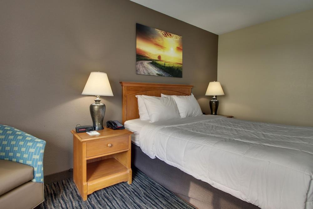 EverSpring Inn & Suites photo 18