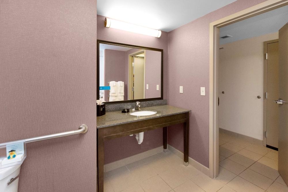 Hampton Inn Butler photo 22