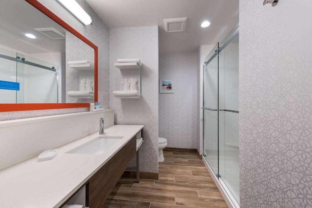 Hampton Inn Niles photo 27
