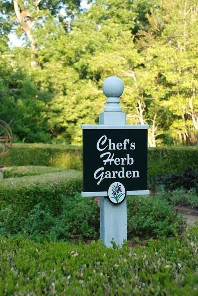 Monmouth Historic Inns and Gardens photo 54