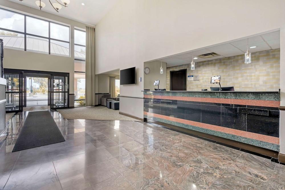 Best Western Suites photo 5