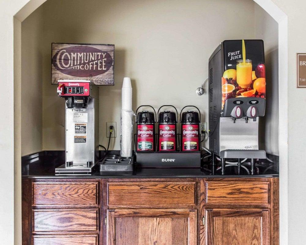 Country Hearth Inn & Suites photo 40
