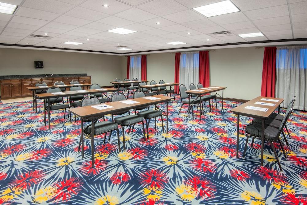 Holiday Inn Express Cleveland Airport - Brookpark by IHG photo 81