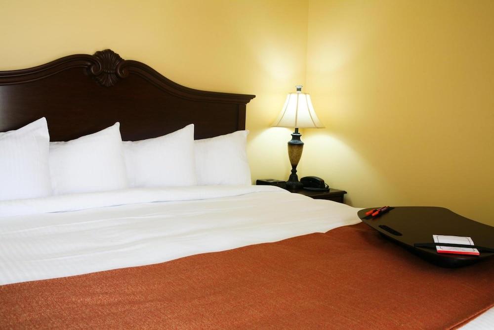 Main Street Inn photo 9
