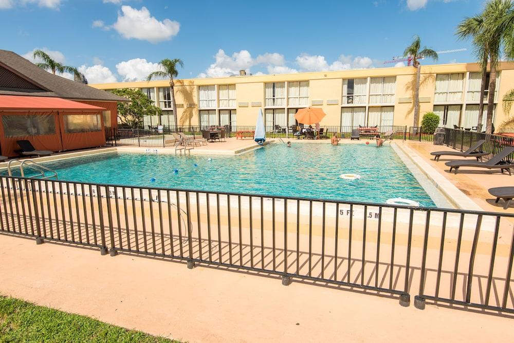 B&B Hotel Orlando International Drive Near Universal - Newly Renovated! photo 39