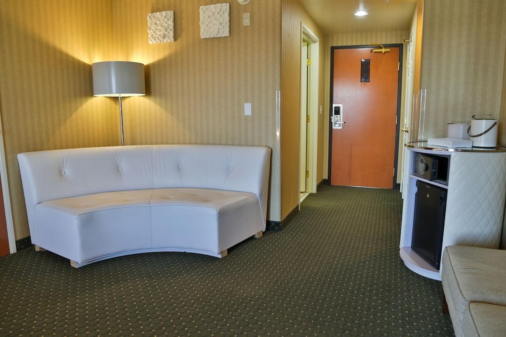 Sweetwater Lodge photo 3