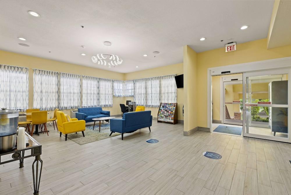 Days Inn & Suites by Wyndham Euless DFW Airport South photo 31