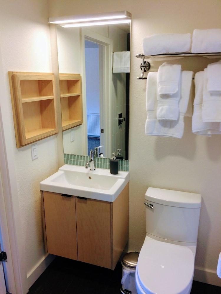 Heliotrope Hotel photo 47