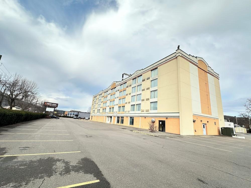 Finger Lakes Inn & Suites photo 24