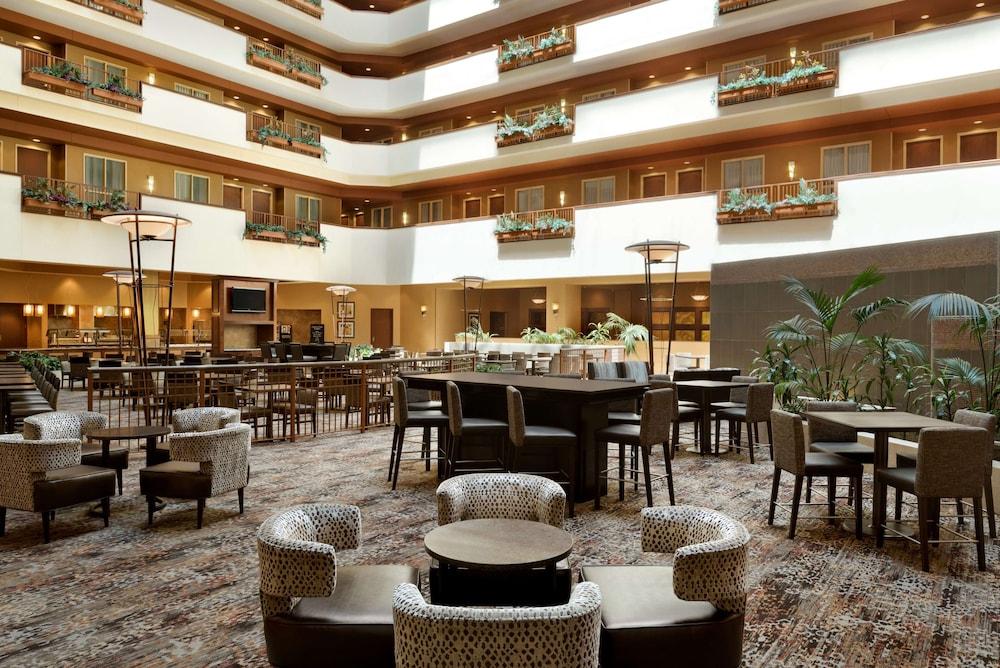 Embassy Suites by Hilton E Peoria Riverfront Conf Center photo 2