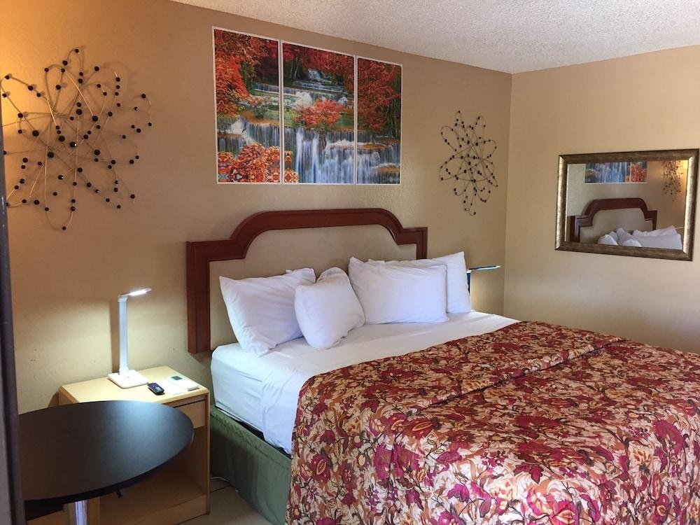 La Siesta Motel & RV Resort photo 6