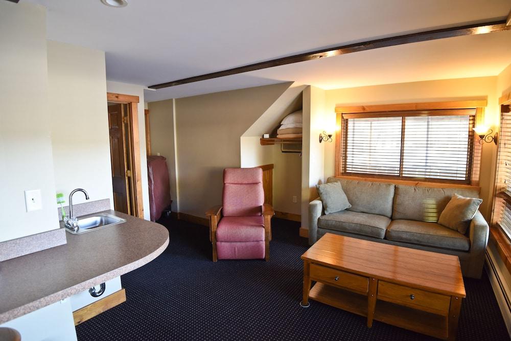Timber Inn Motel photo 2