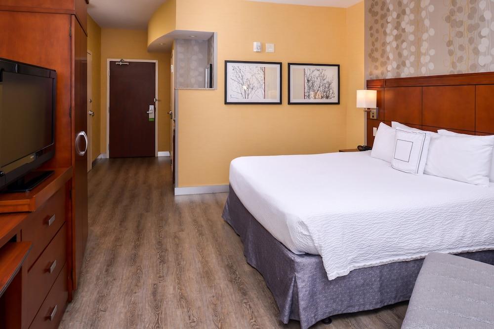 Courtyard Marriott Victorville photo 7
