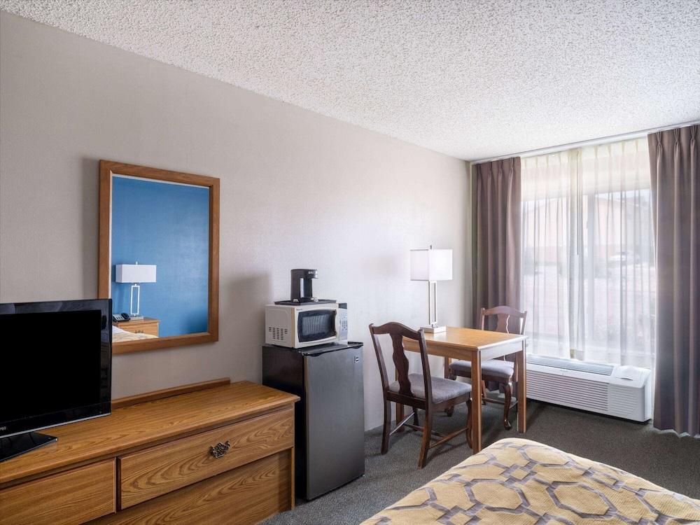 Baymont by Wyndham Limon photo 50