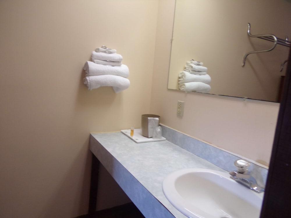 Huggy Bear Motel photo 15