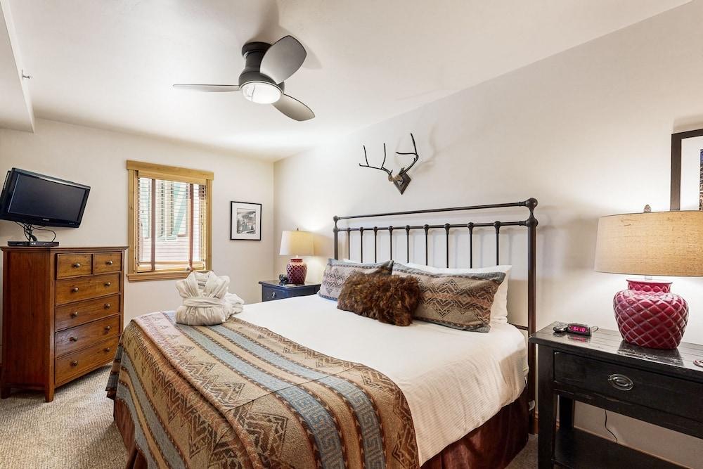 Lion Square Lodge photo 19