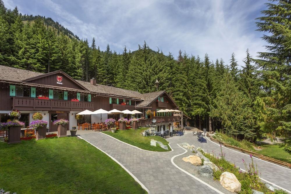 Crystal Mountain Hotels — hotel in Enumclaw