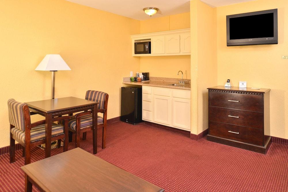 Americas Best Value Inn Winnsboro, LA photo 15