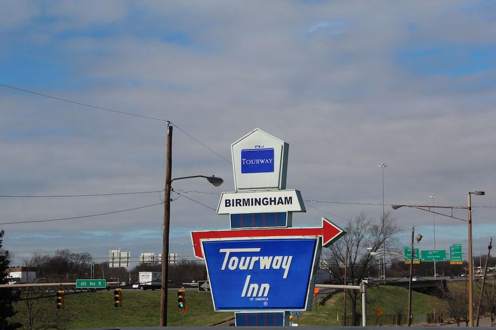 Tourway Inn photo 34