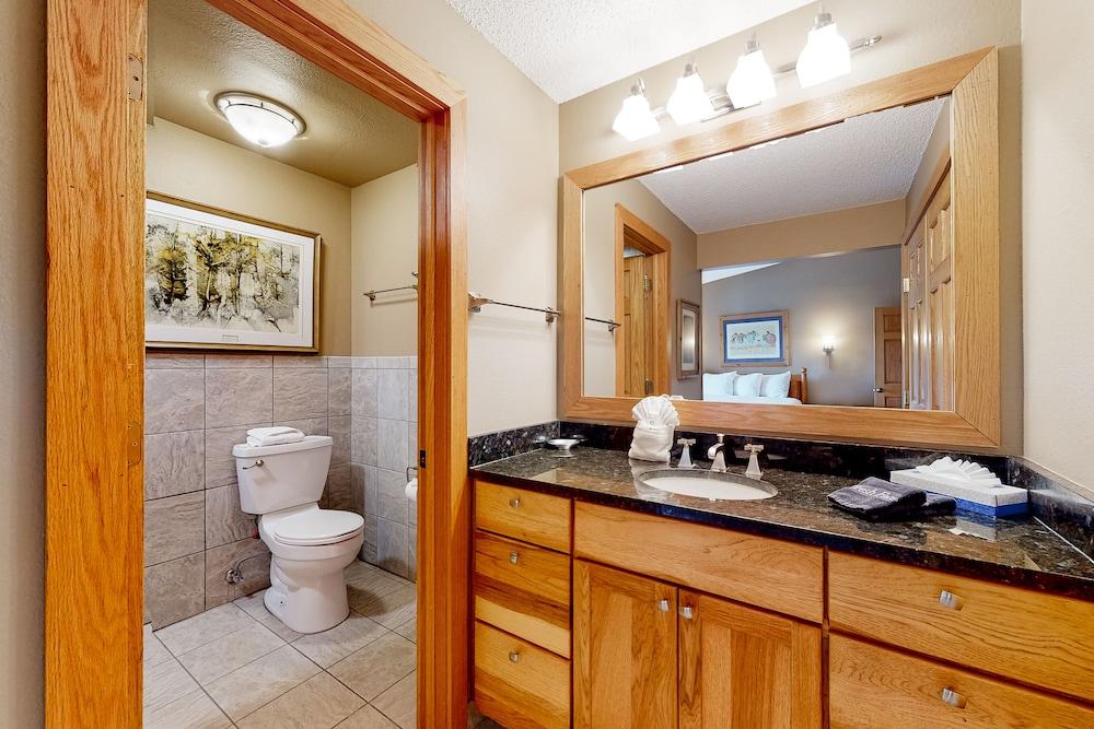 Pine Ridge Condominiums photo 38