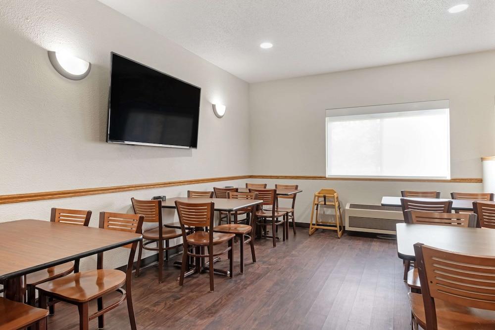 Quality Inn Bemidji photo 44
