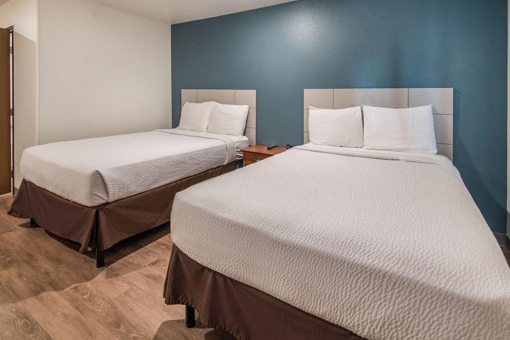 WoodSpring Suites Denton photo 46