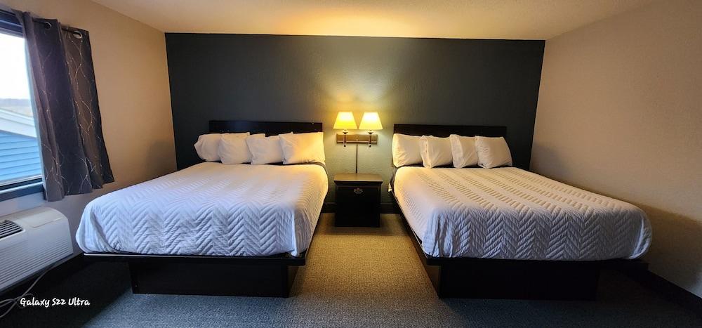 The Oasis Hotel & Bar photo 8