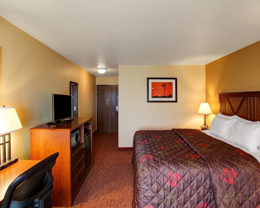 Rodeway Inn & Suites Phillipsburg photo 14