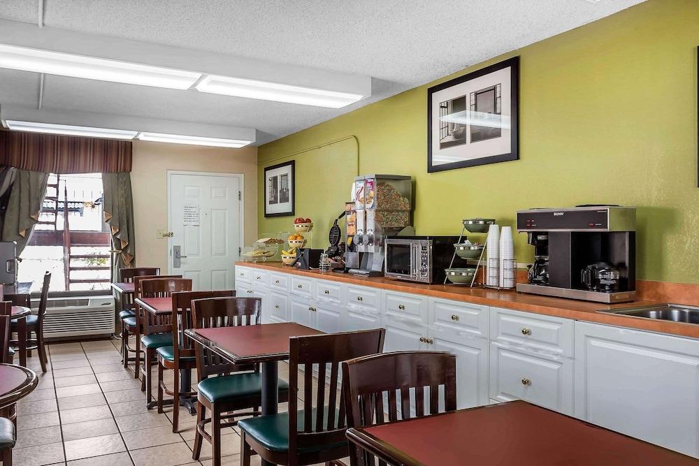 Rodeway Inn Augusta South photo 24
