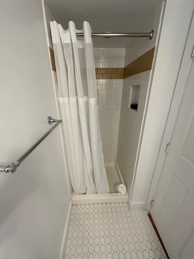 Inn on Shore Road photo 88