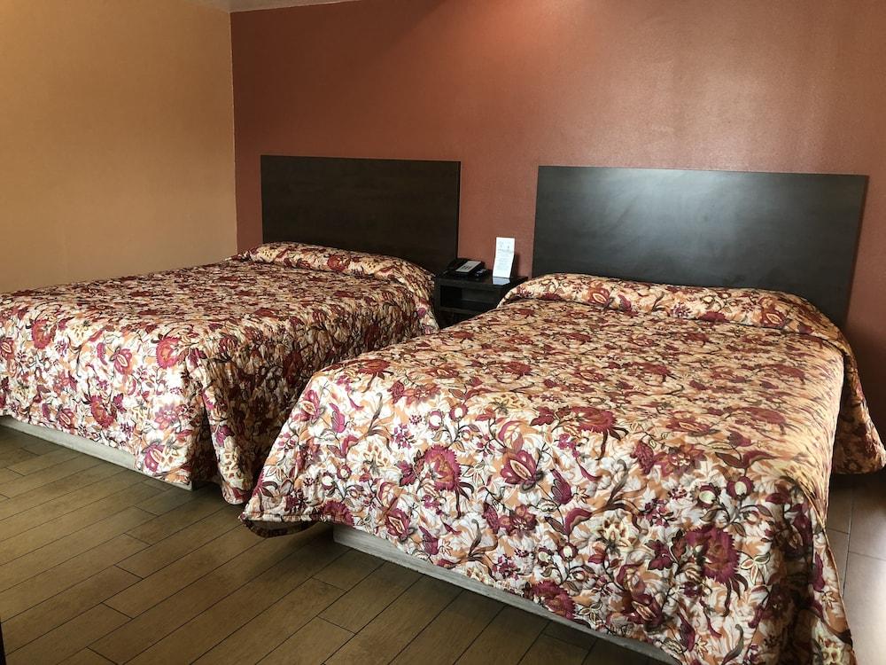 El Rancho Motel photo 10