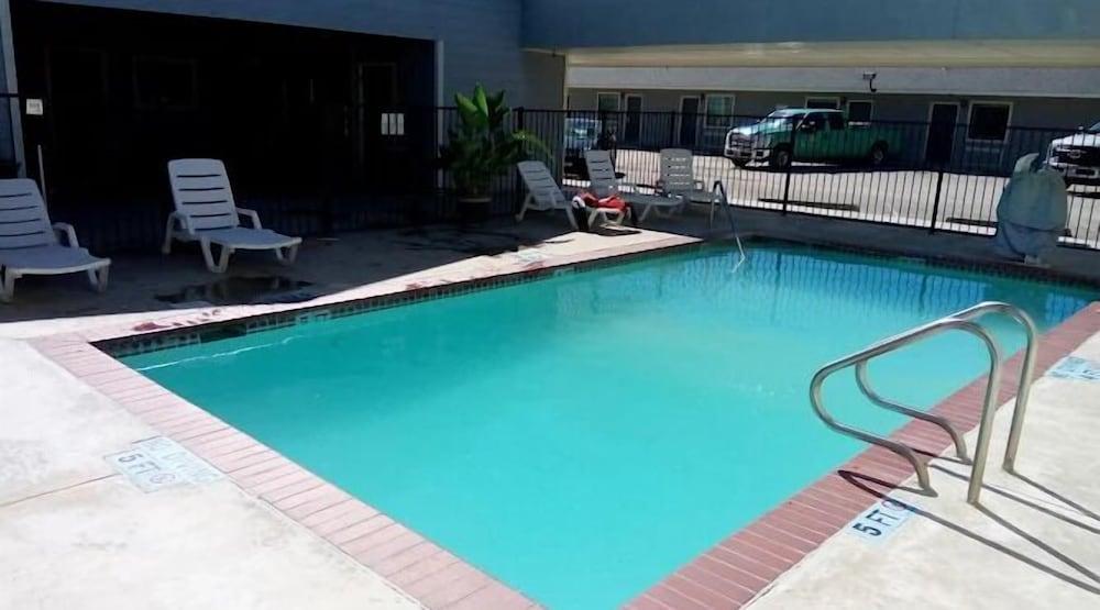 Southern Inn & Suites photo 3