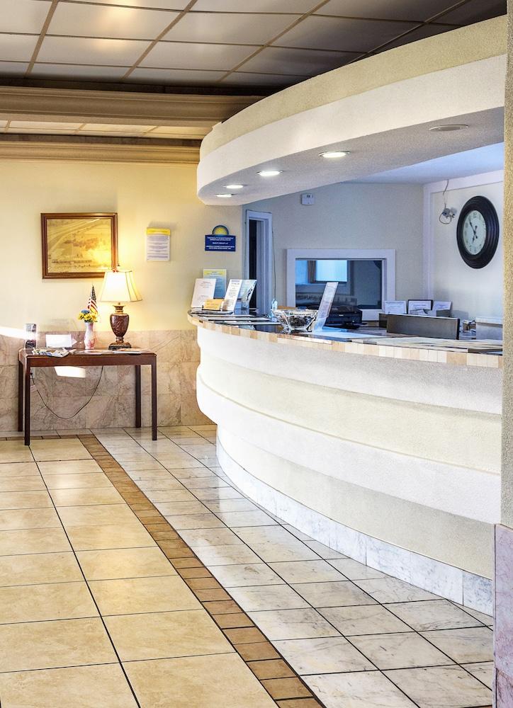 Budget Host Inn photo 2