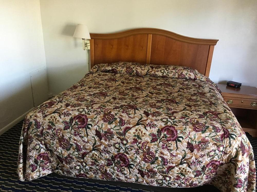 Norton Shores Inn photo 33