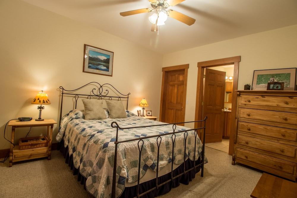 Marys Lake Lodge Mountain Resort and Condos photo 6