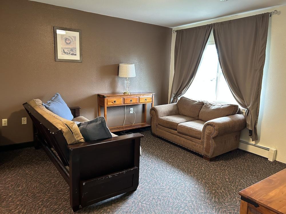 Bird Creek Motel photo 18