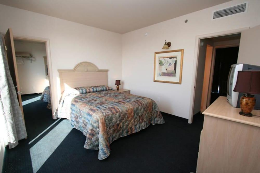 Acropolis Oceanfront Resort photo 2