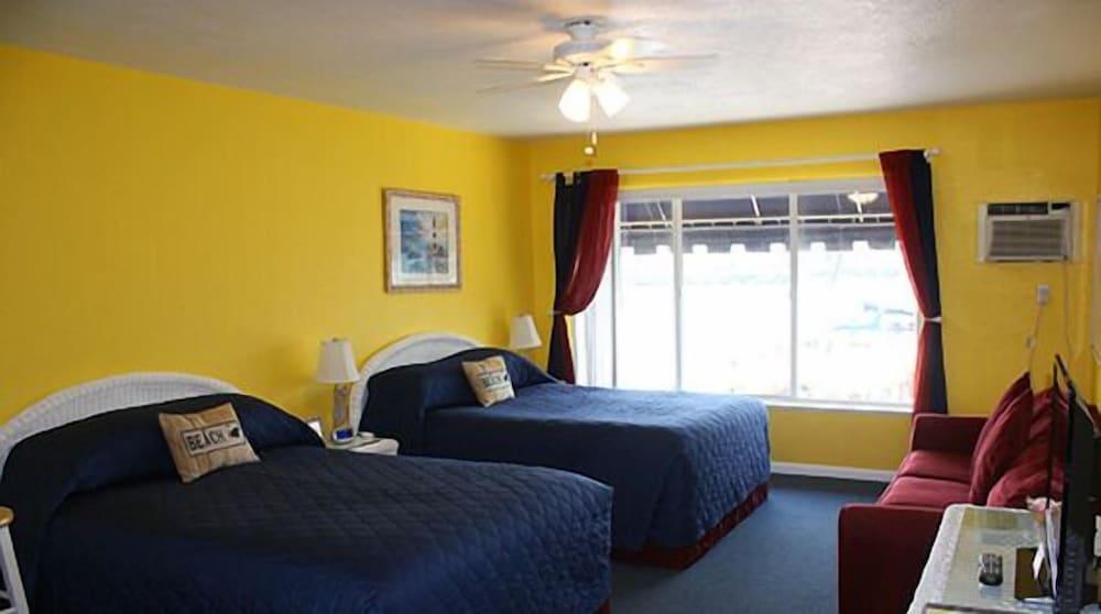 Barefoot Bay Resort & Marina photo 6