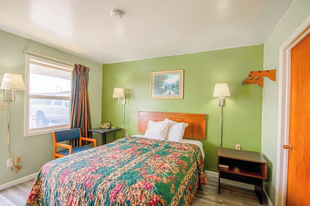 OYO Travelier Motel photo 93