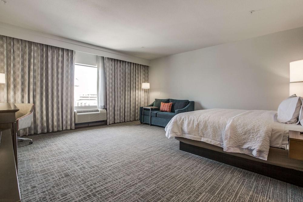 Hampton Inn & Suites North Dallas Central Expy photo 11