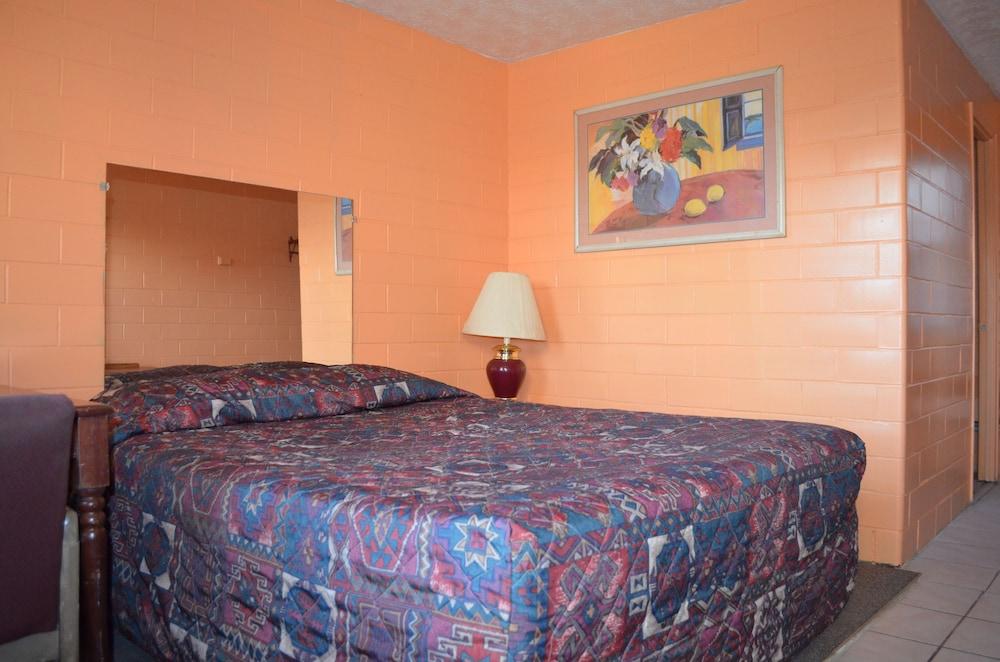 Admiral Motel photo 1