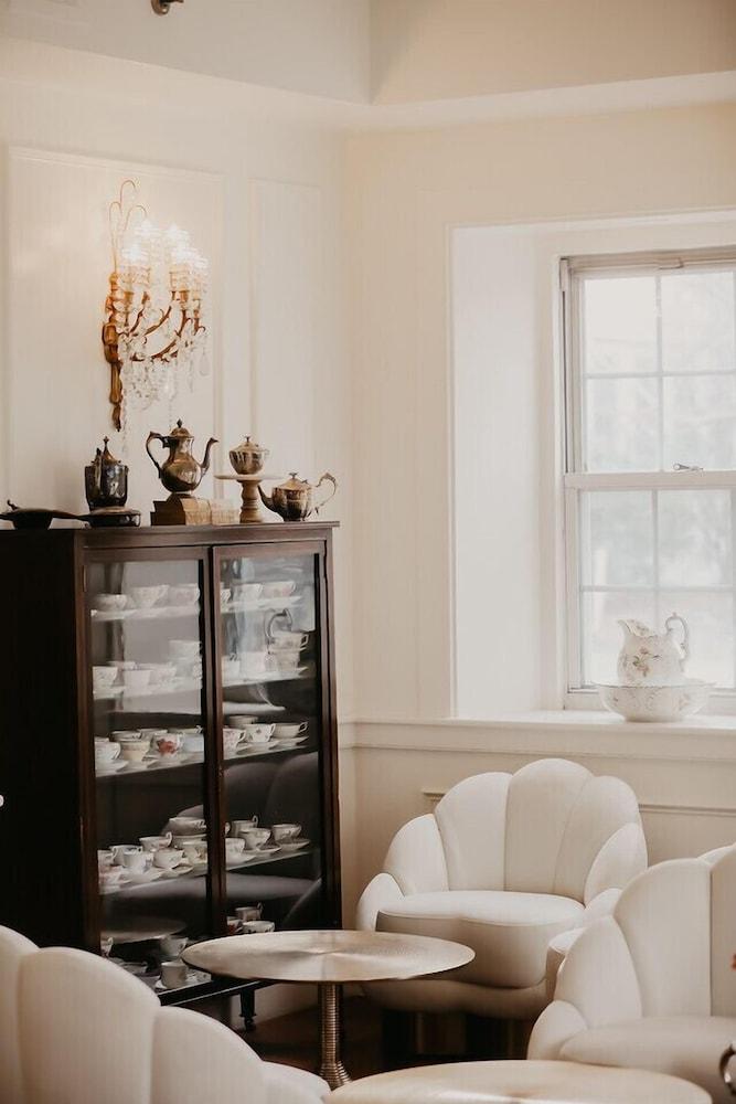 Garrison Inn Boutique Hotel photo 30