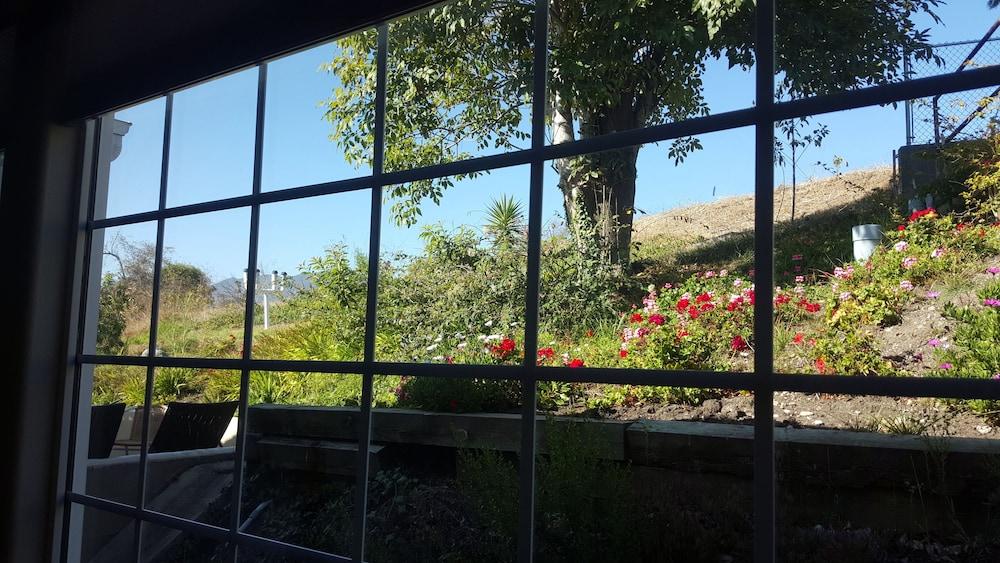 Malibu Country Inn photo 53
