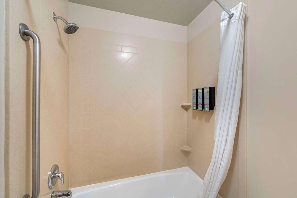 Best Western Liberty Inn photo 17