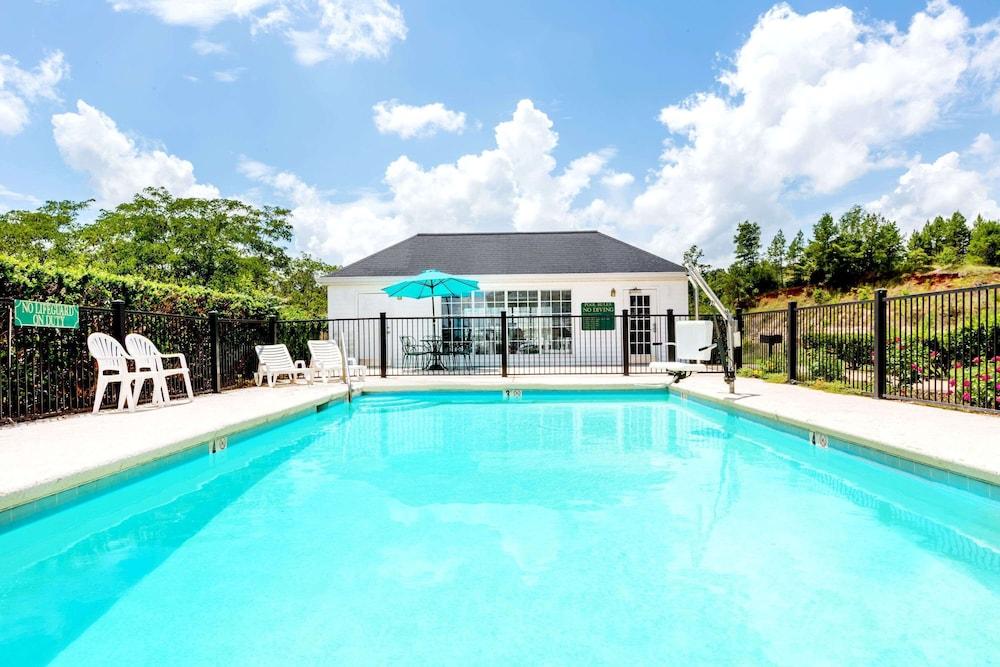 Baymont by Wyndham Grenada photo 11